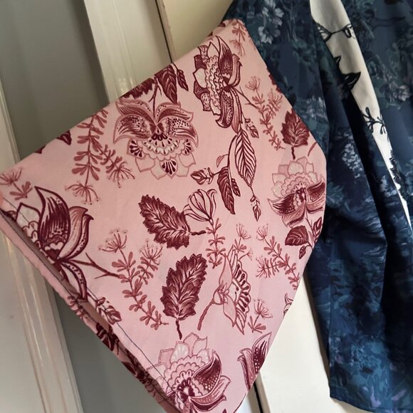 Anthropologie Kimono - Floral Navy Rose Cream Pattern - One Size - Missing Belt - Picture 3 of 8
